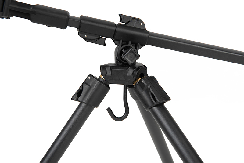 crp049_fox_eos_2__3_rod_tripod_weight_hook_detail_3jpg