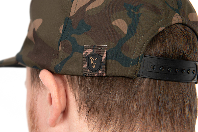 chh028_fox_camo_snap_back_cap_rear_logo_detailjpg