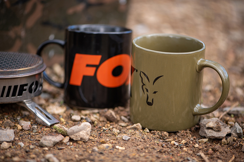 ccw022_023_fox_logo_mugs_in_usejpg