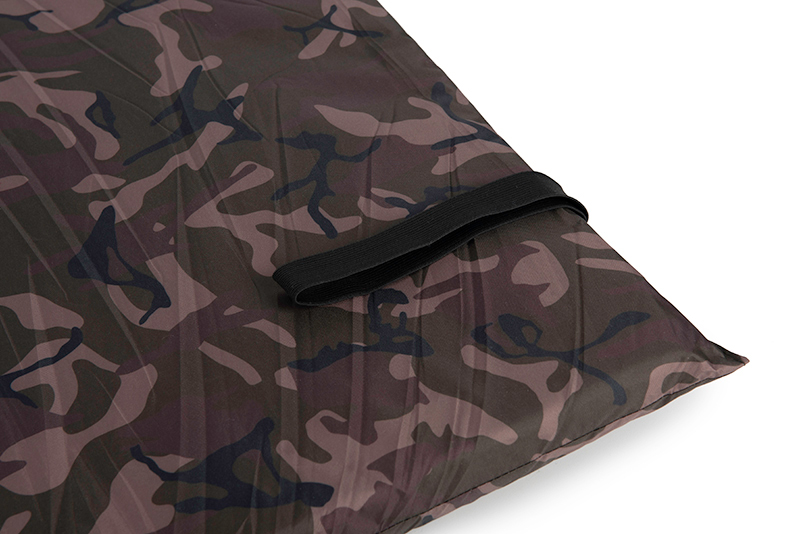 ccc061_fox_camo_flat_unhooking_mat_corner_detailjpg