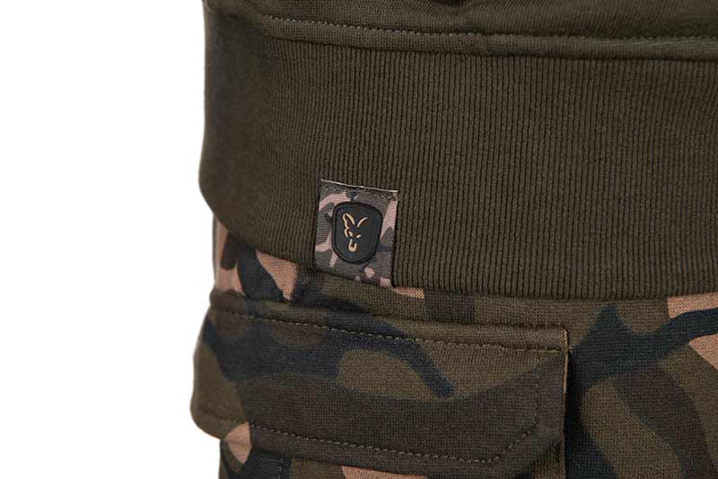 cfx297_cfx302_fox_khaki_camo_zipped_hoody_logo_tab_detailjpg