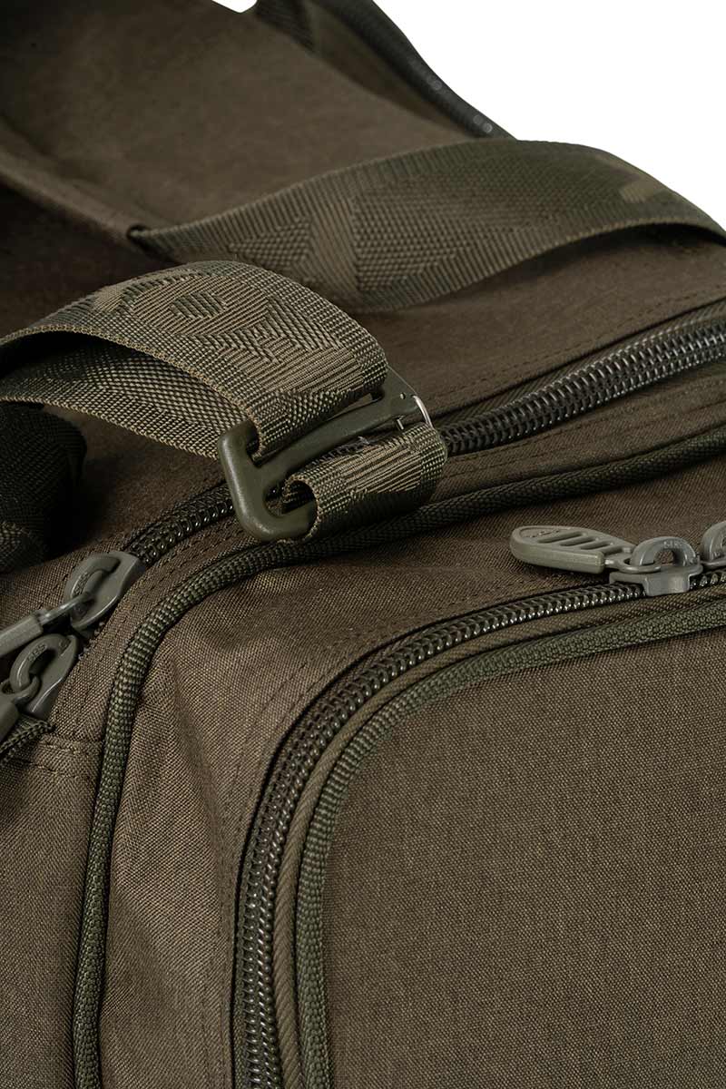 clu555_fox_voyager_medium_carryall_strap_clip_grab_handlejpg