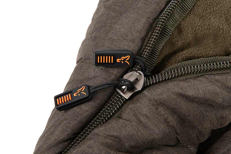 csb081_fox_voyager_compact_sleeping_bag_zip_detailjpg