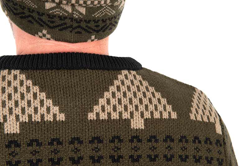 cfx419_425_fox_festive_jumper_shoulder_detailjpg