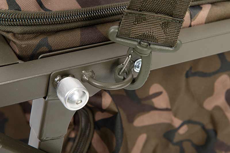 ctr023_fox_explorer_barrow_mk2_attaching_barrow_strap_4jpg