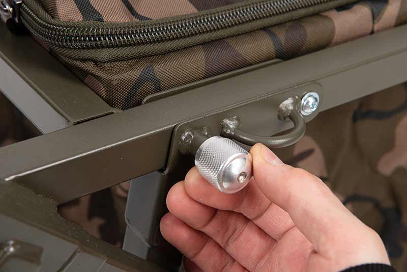 ctr023_fox_explorer_barrow_mk2_leg_locking_boltjpg