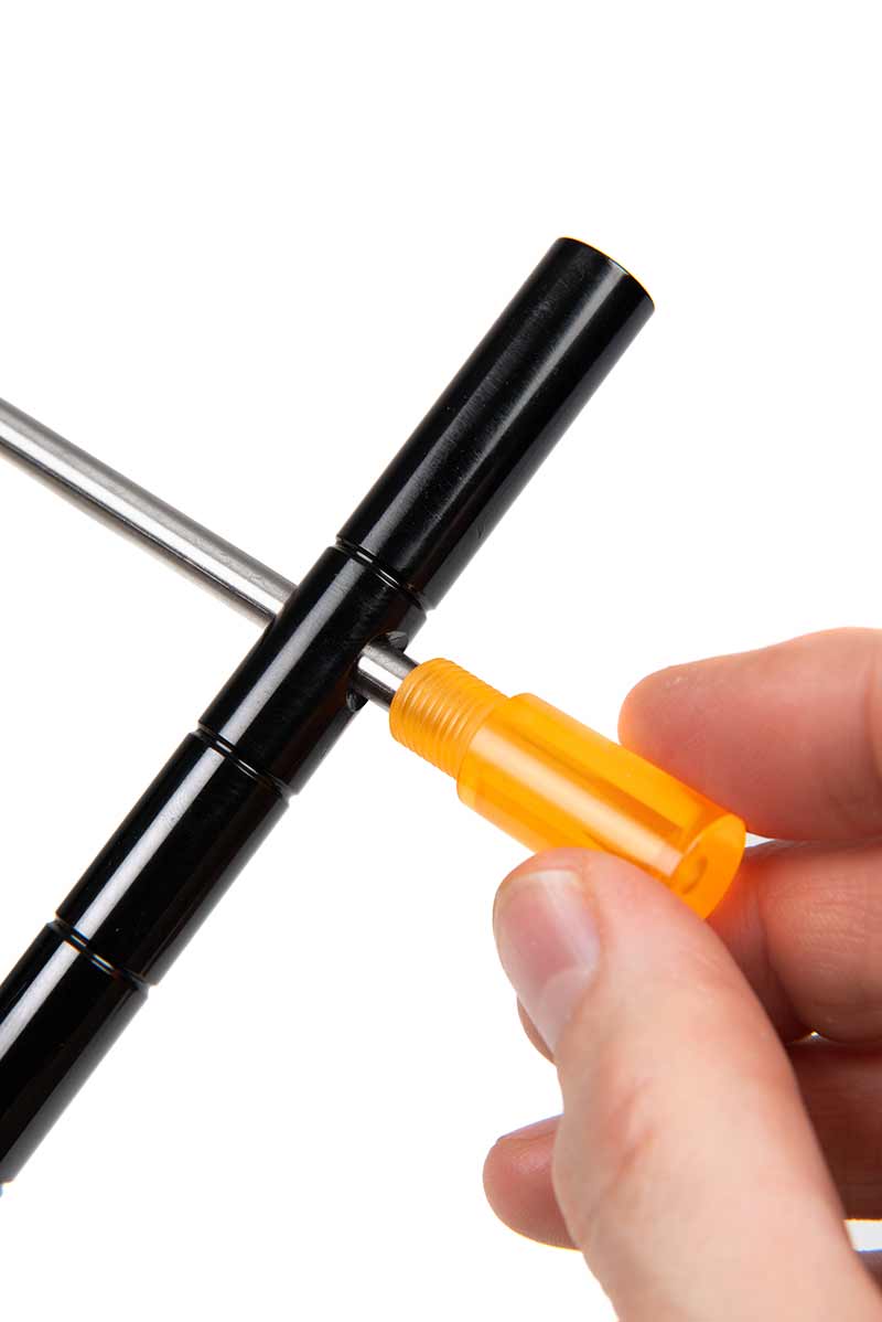 ctl013_fox_pro_marker_sticks_placing_tommy_bar_through_stick_2jpg