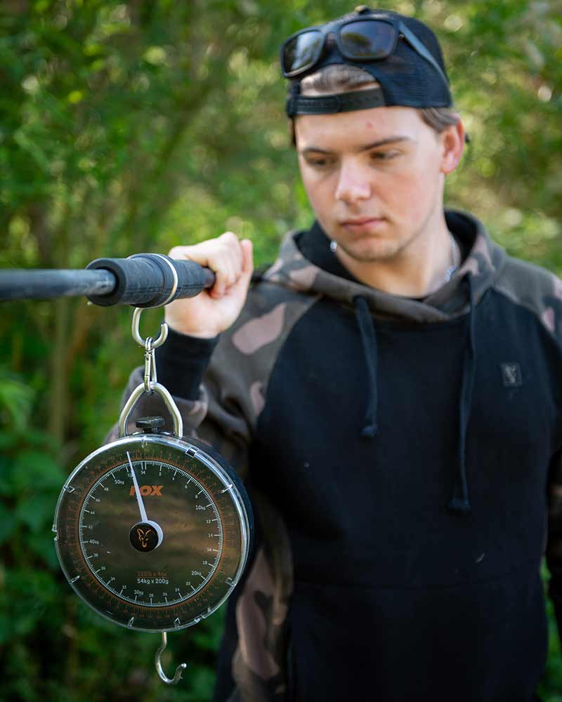 ccc067_fox_carpmaster_hd_weigh_bar_in_use_16jpg
