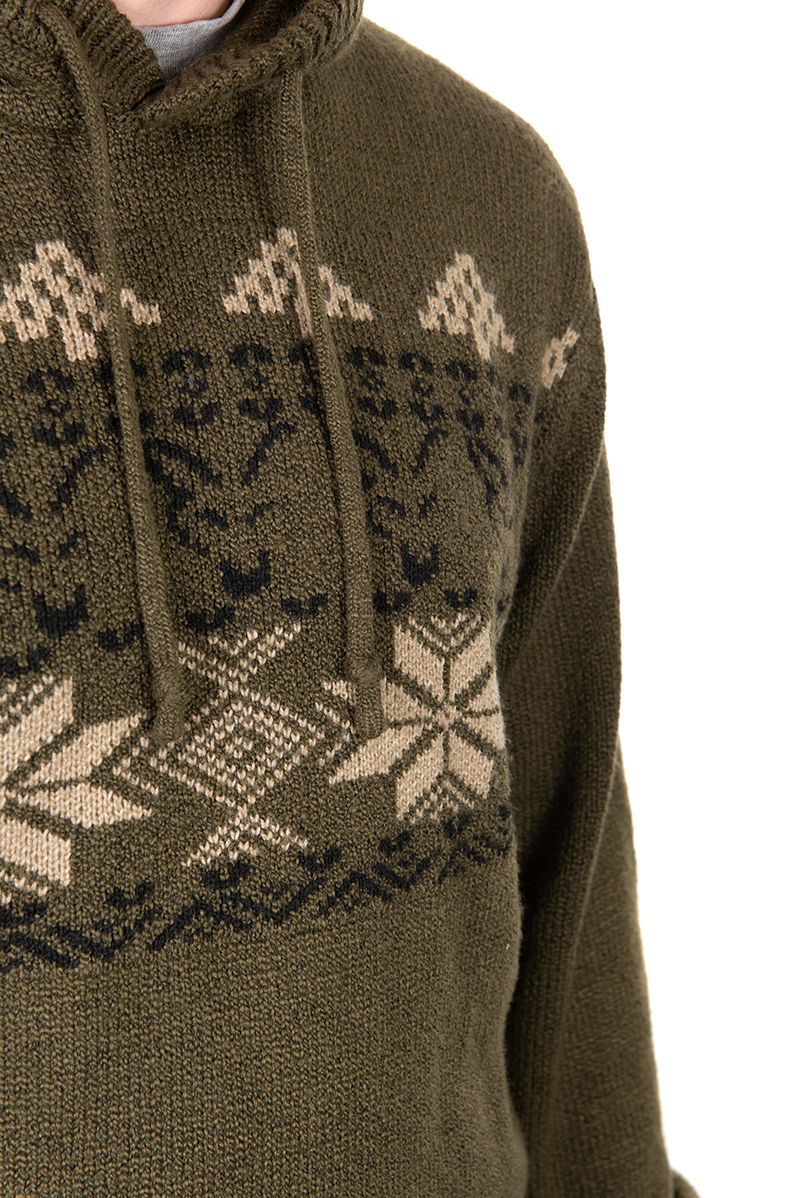 cfx535_fox_christmas_hoodie_chest_detail_2jpg