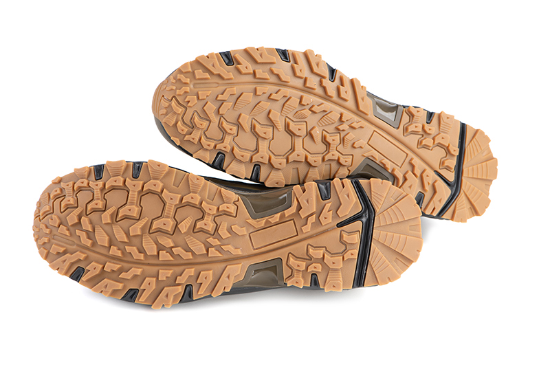 cfw246-251_fox_explorer_trainer_sole_detailjpg