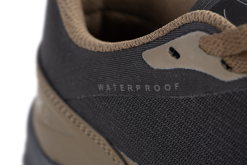 cfw246-251_fox_explorer_trainer_waterproof_logojpg