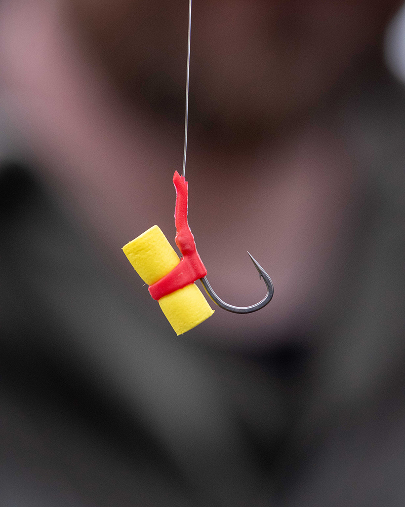 chk282-284_fox_carp_hook_zig__floater_in_use_1jpg