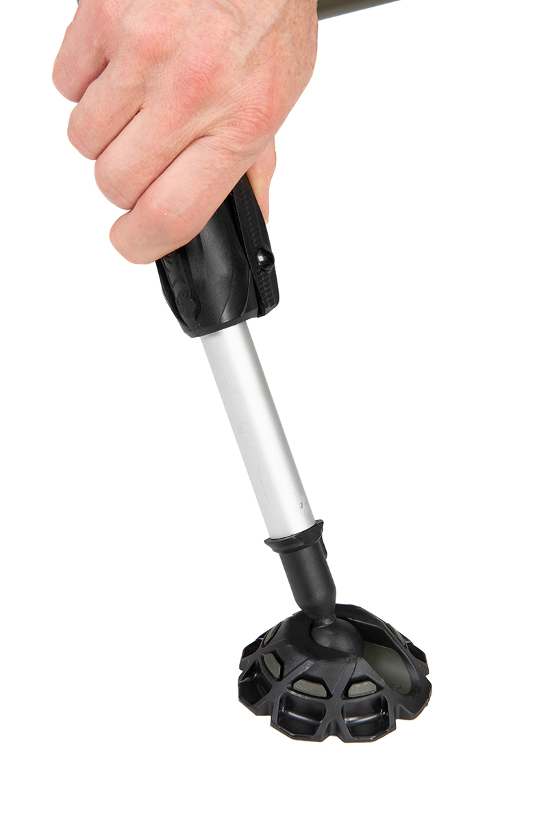 cbc144_fox_camolite_compact_recliner_leg_adjustment_3jpg