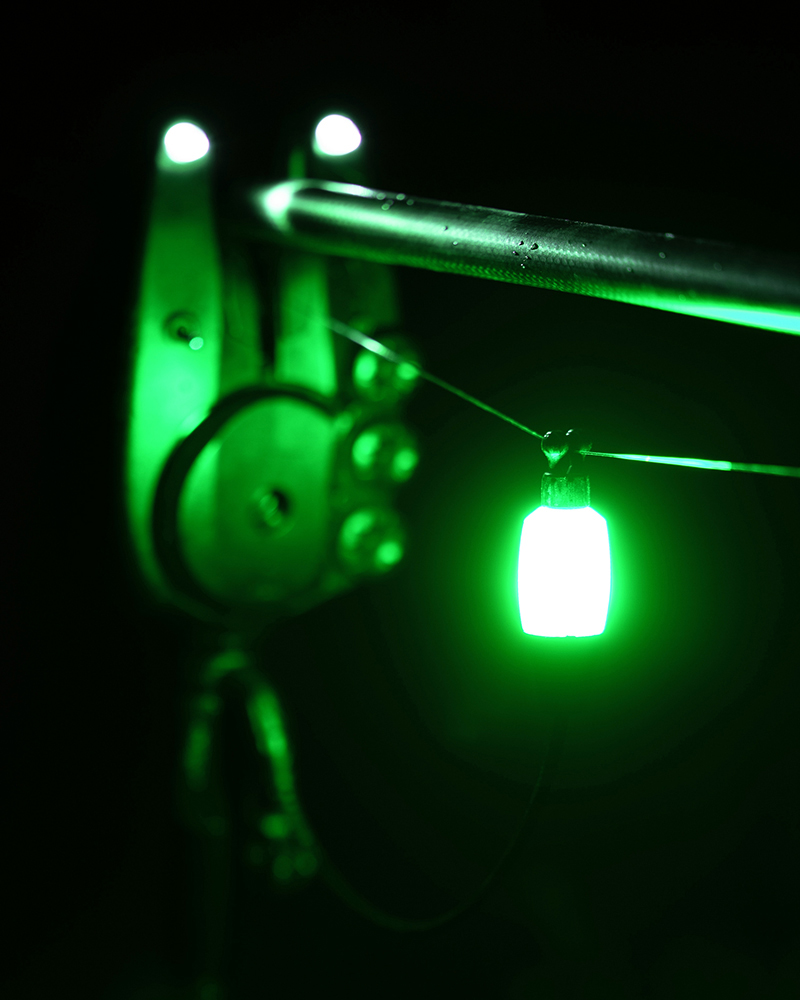 cbi147-153_fox_black_label_dinky_halo_bobbins_in_use-41jpg