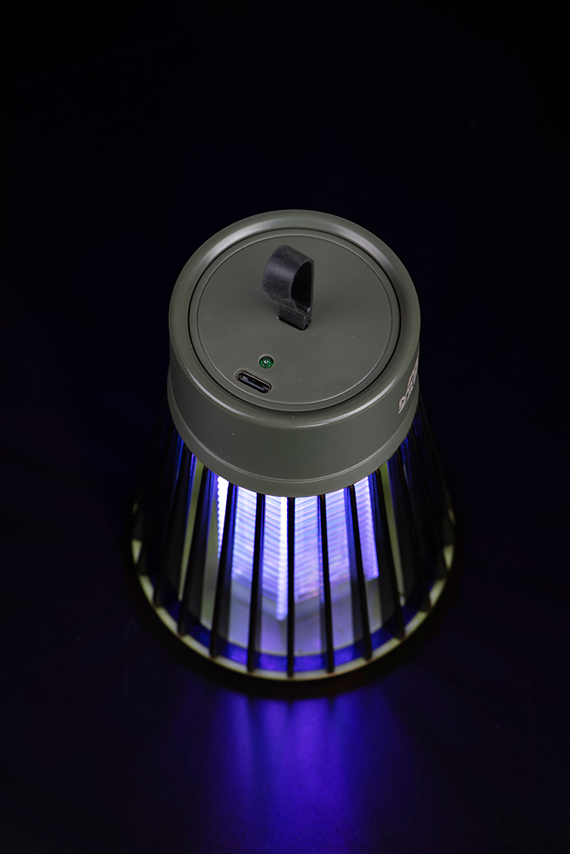 cei238_fox_mozzie_zapper_in_darkness_4jpg