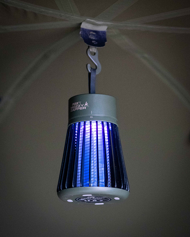 cei238_fox_mozzie_zapper_in_use-3jpg