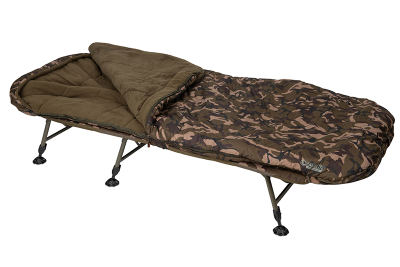 csb088_fox_camolite_xl_sleeping_bag_on_bedjpg
