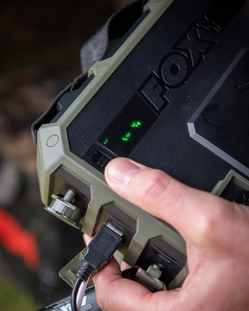 cei231-230_fox_halo_wireless_power_packs_in_use-11jpg