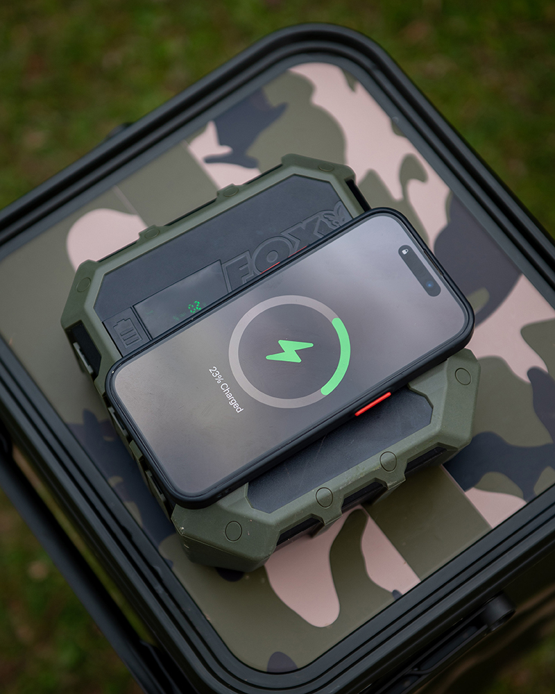 cei231-230_fox_halo_wireless_power_packs_in_use-28jpg