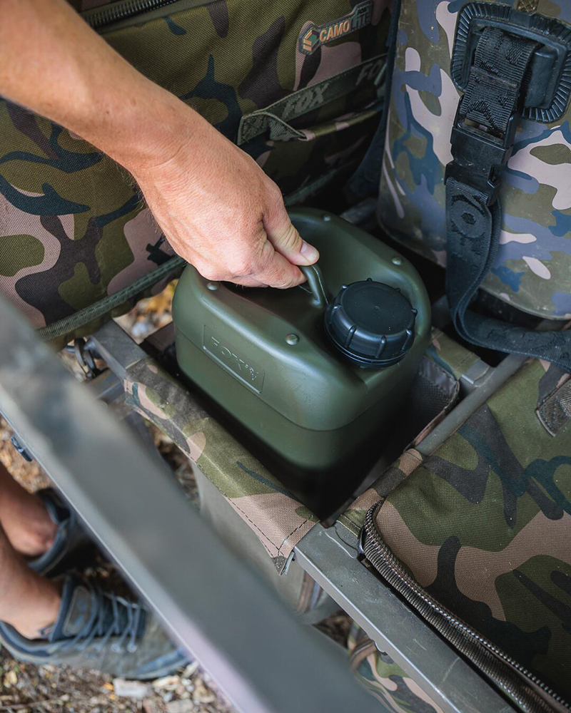 ccw044_5lwaterbottle-03_inusejpg