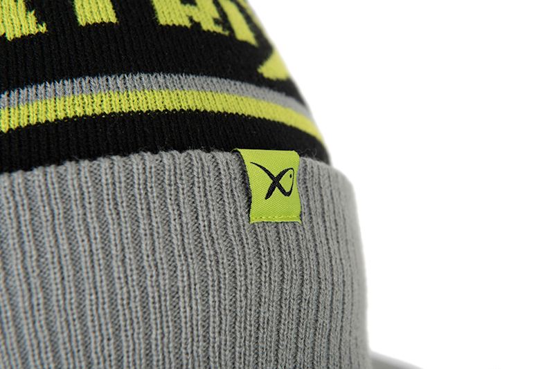 4-ghh001_matrix_thinsulate_bobble_hat_logo_detailjpg