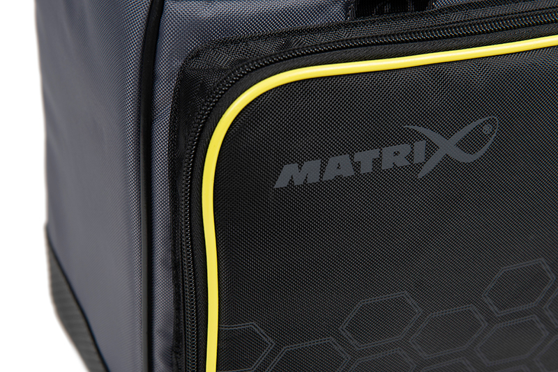 glu148_matrix_ethos_pro_feeder_bag_logo_detail_2jpg