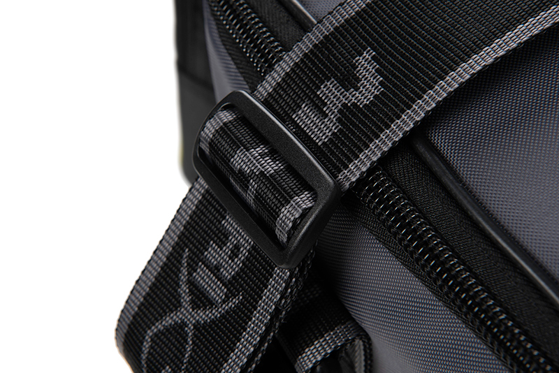 glu147_matrix_ethos_tackle_and_bait_bag_carry_strap_detail_2jpg