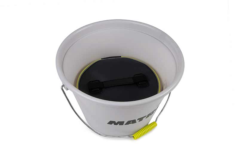 gbt041_matrix_17l_groundbait_bucket_lid_off_with_eva_bowls_above_2jpg