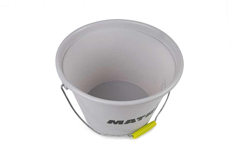 gbt041_matrix_17l_groundbait_bucket_lid_off_with_eva_bowls_above_3jpg