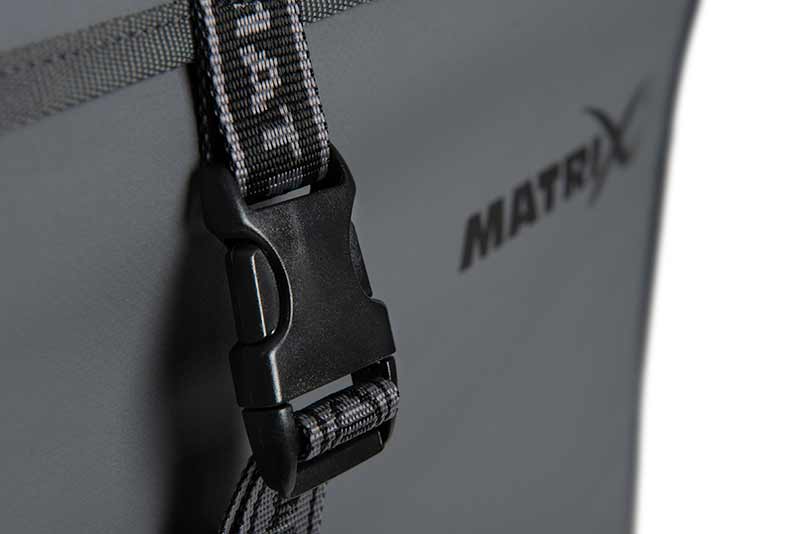 glu175_matrix_ultra_carryall_clip_detail_1jpg