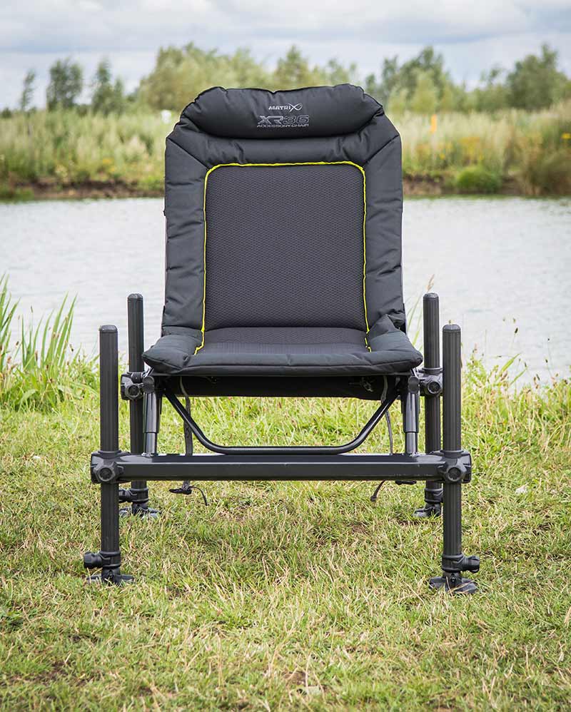 gbc007_xr36-pro-accessory-chair_in-use-6jpg