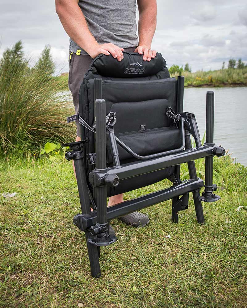 gbc007_xr36-pro-accessory-chair_in-use-30jpg