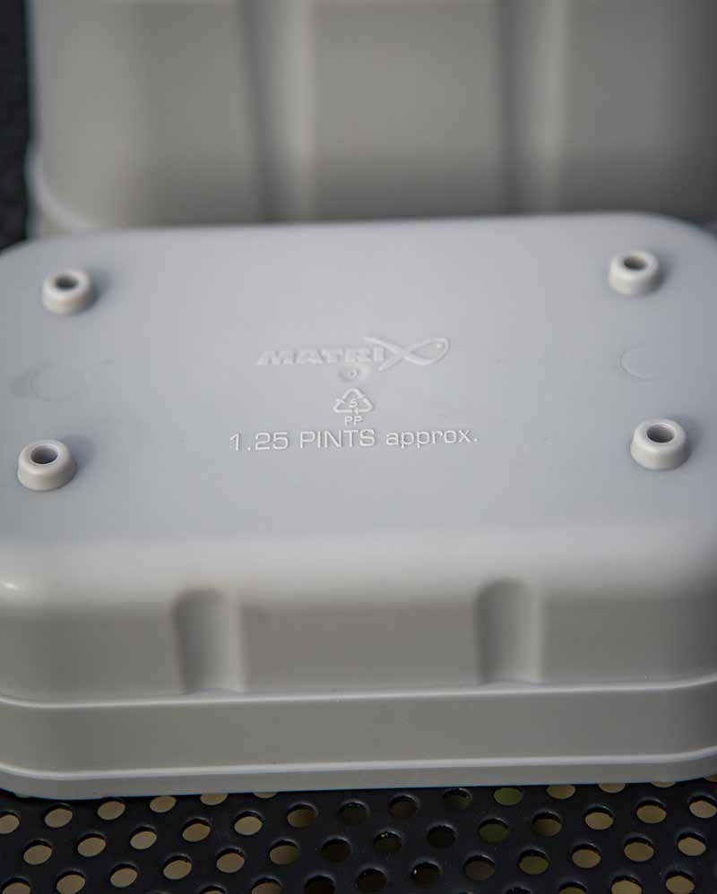 gbt043_air-lock-bait-tubs_in-use-10jpg