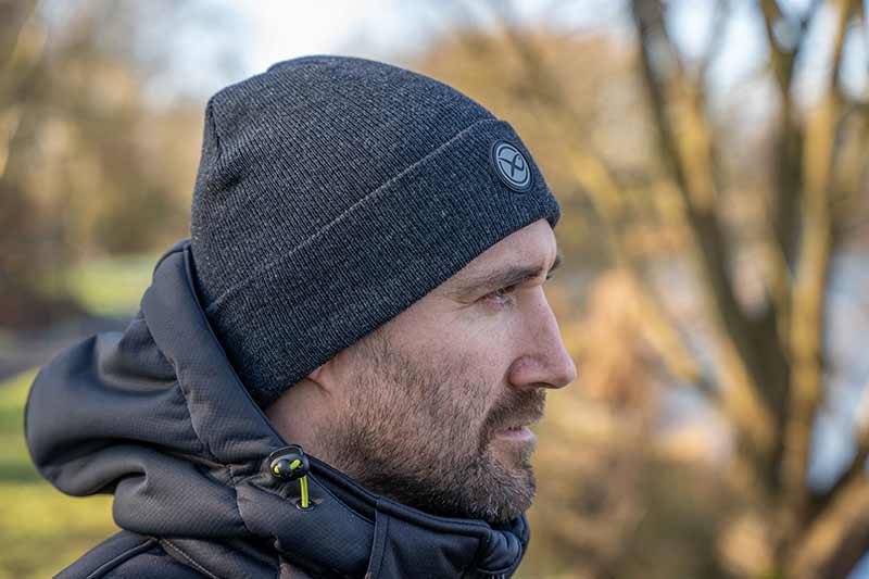 ghh009_grey-beanie_in-use-2jpg