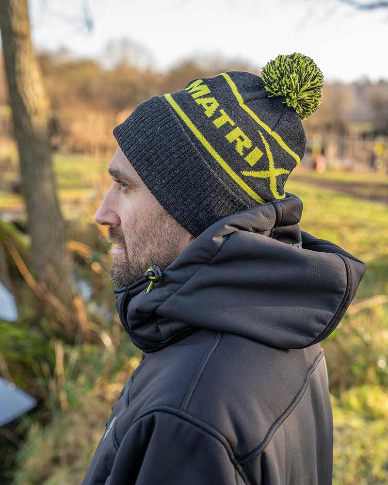 ghh010_lime-grey-bobble-hat_in-use-1jpg