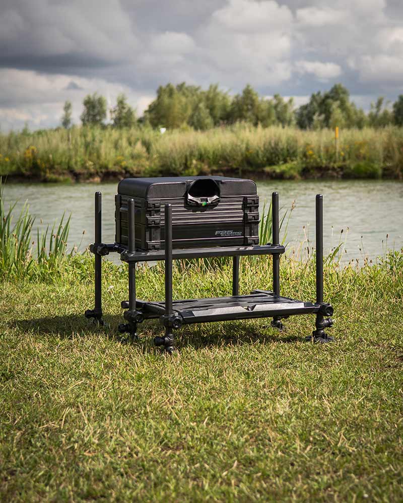 gmb200_f25-pro-black-editon_in-use-13jpg