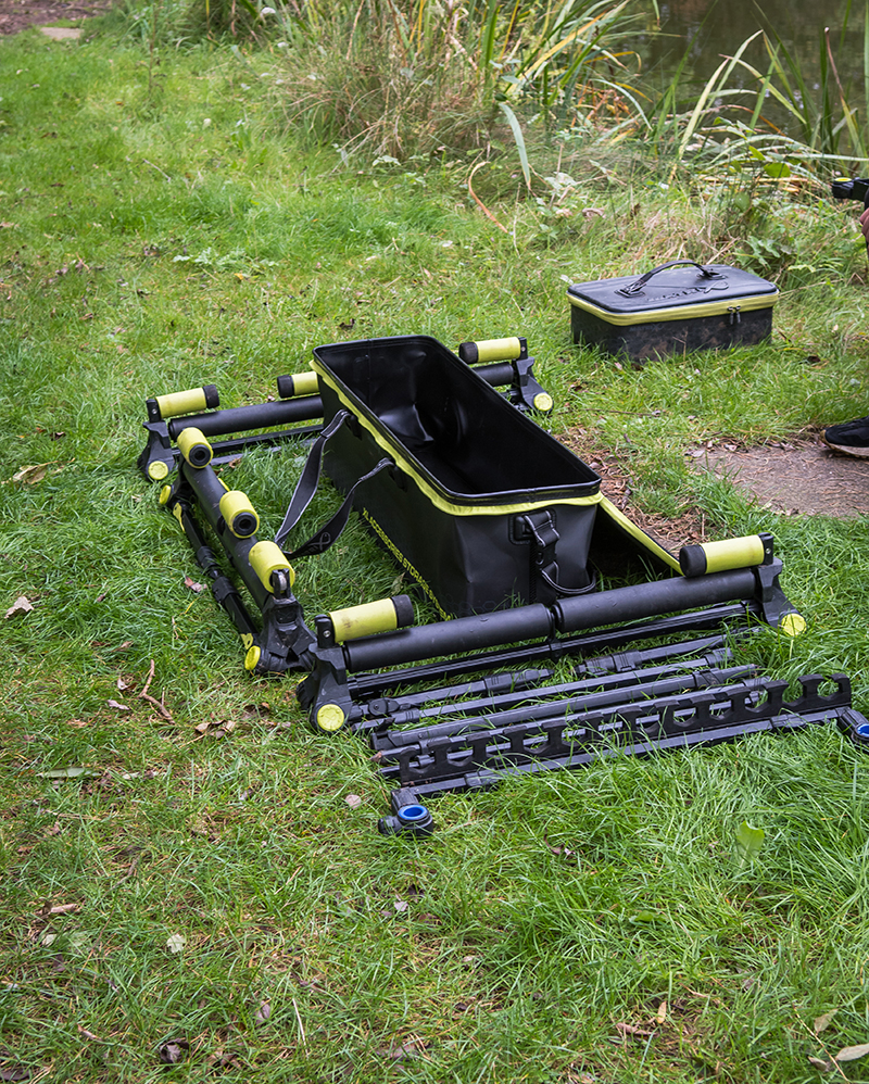 glu185_xl-accessories-eva-storage-bag_in-use-1jpg