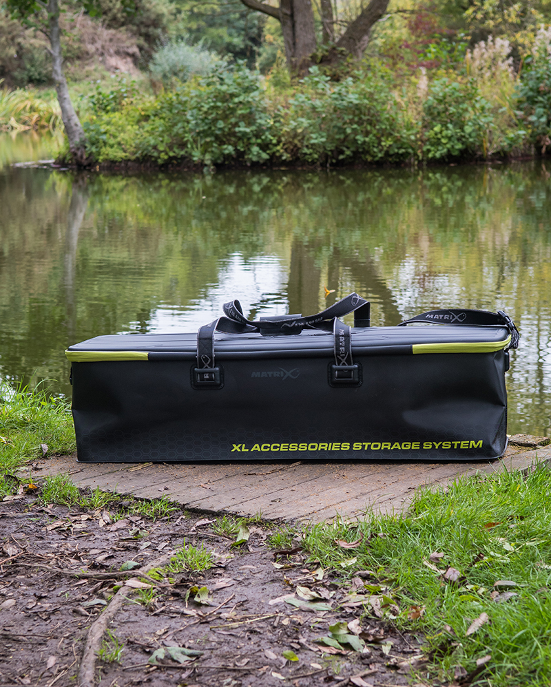 glu185_xl-accessories-eva-storage-bag_in-use-30jpg