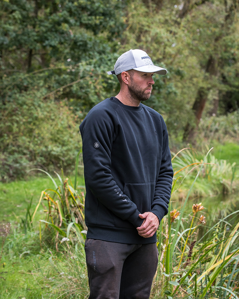 gpr463-468_sherpa-sweater_in-use-3jpg