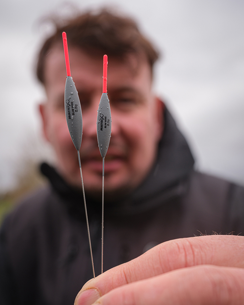 gft076-077-gft008-011_slim-wire-pole-floats_in-use-1jpg