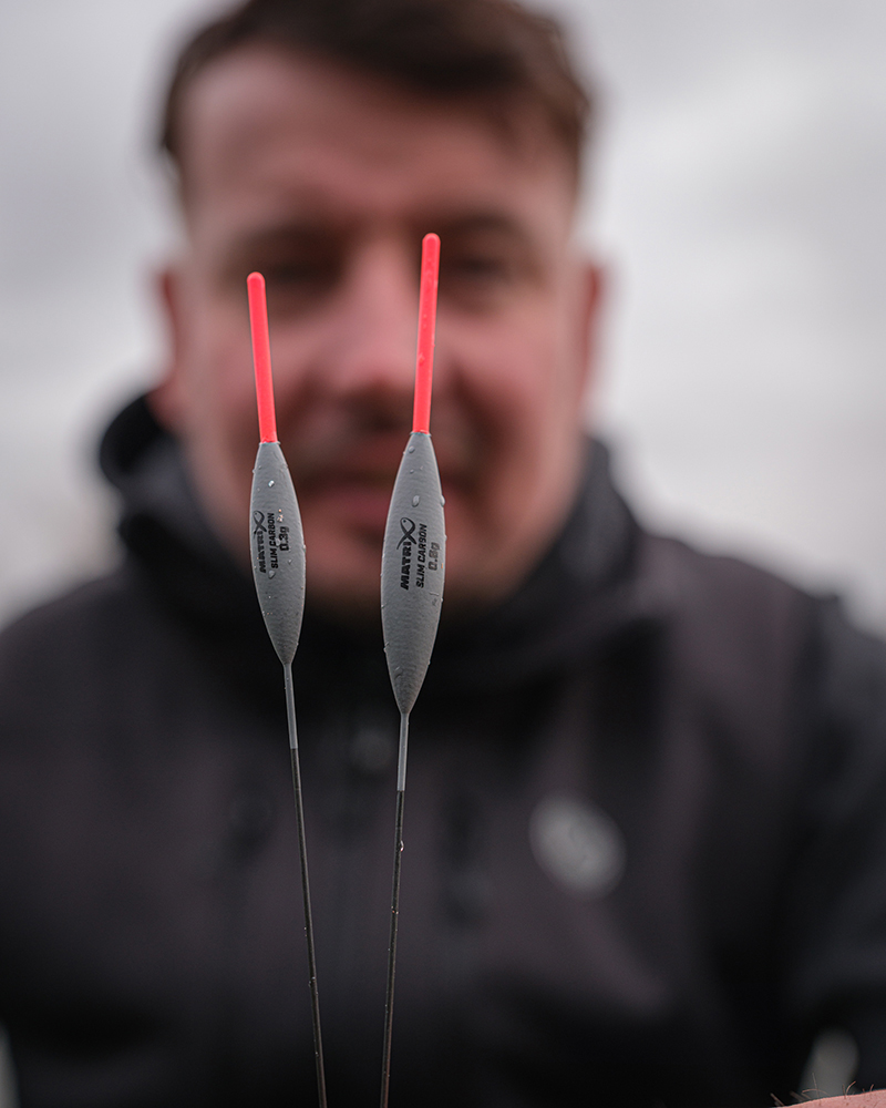 gft078-079_slim-carbon-pole-floats_in-use-1jpg