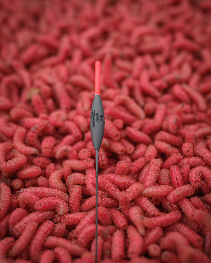 gft021-025-gft111_f1-slim-pole-floats_in-use-3jpg