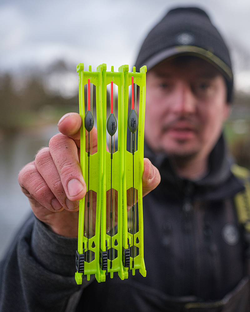 gft081-085_carbon-steady-pole-floats_in-use-3jpg