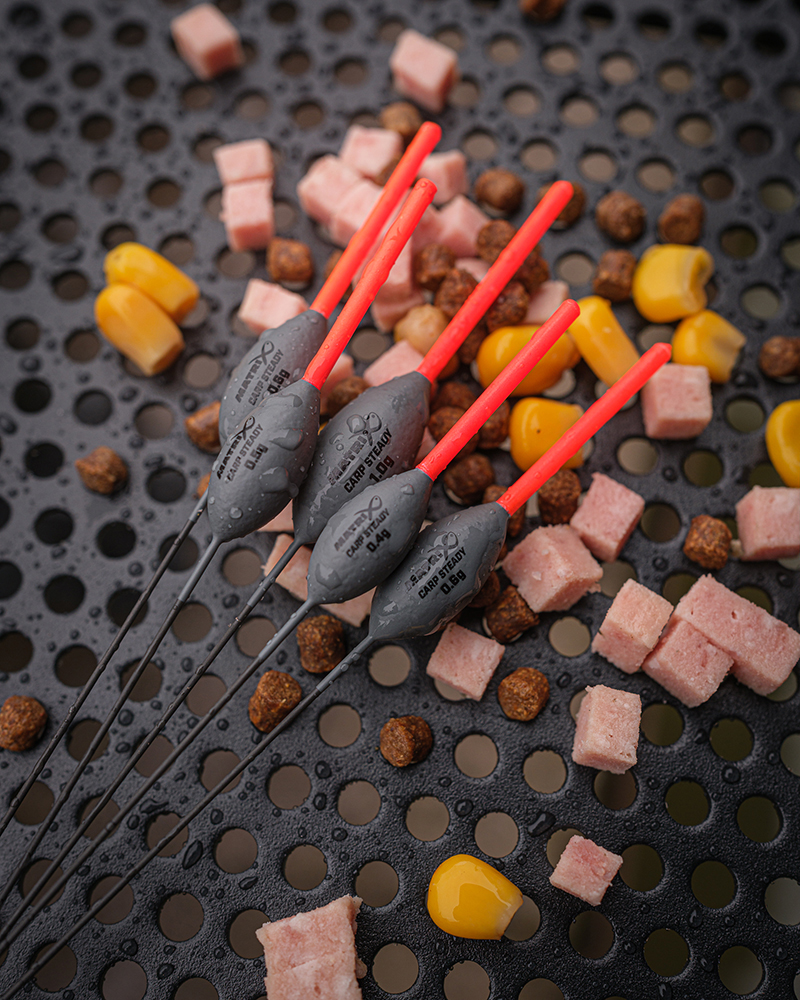 gft086-090_carp-steady-pole-floats_in-use-2jpg