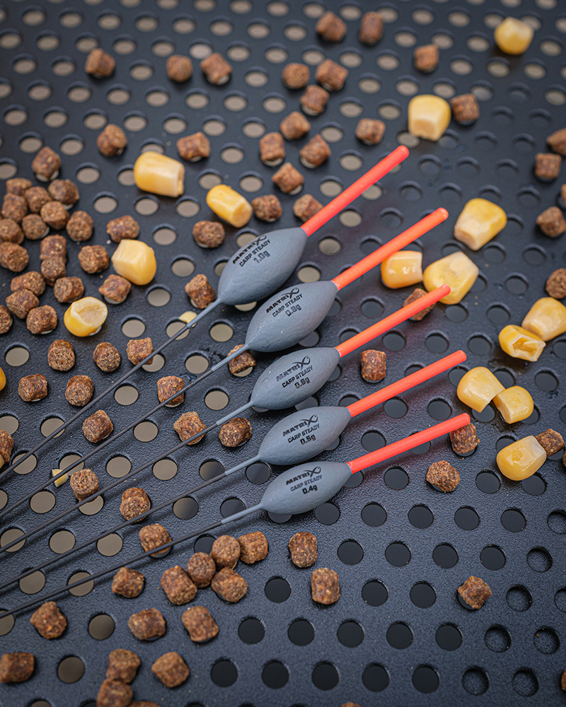 gft086-090_carp-steady-pole-floats_in-use-3jpg