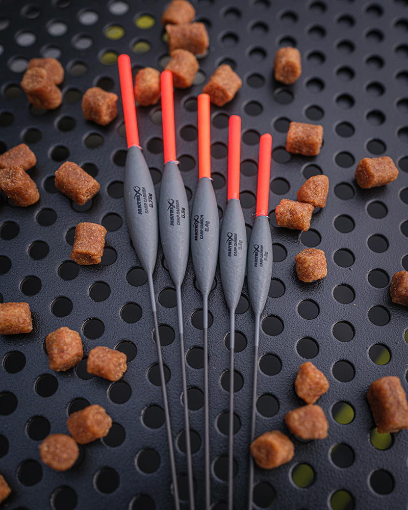 gft091-096_carp-carbon-pole-floats_in-use-4jpg