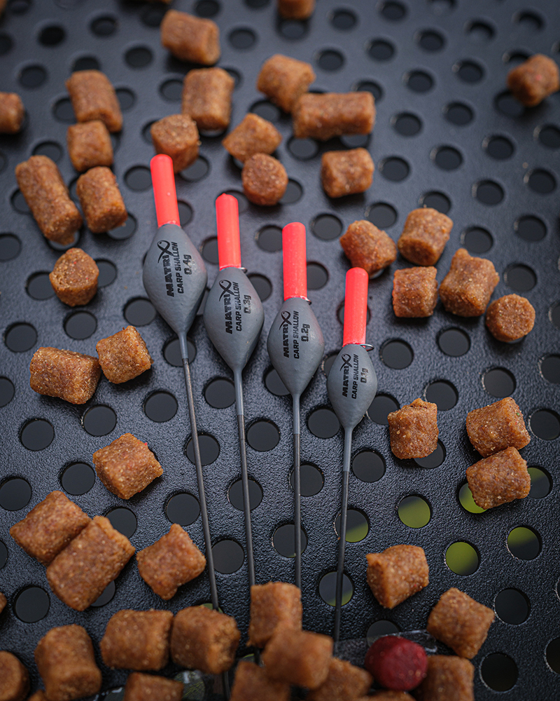 gft104-107_carp-shallow-carbon-pole-float_in-use-1jpg
