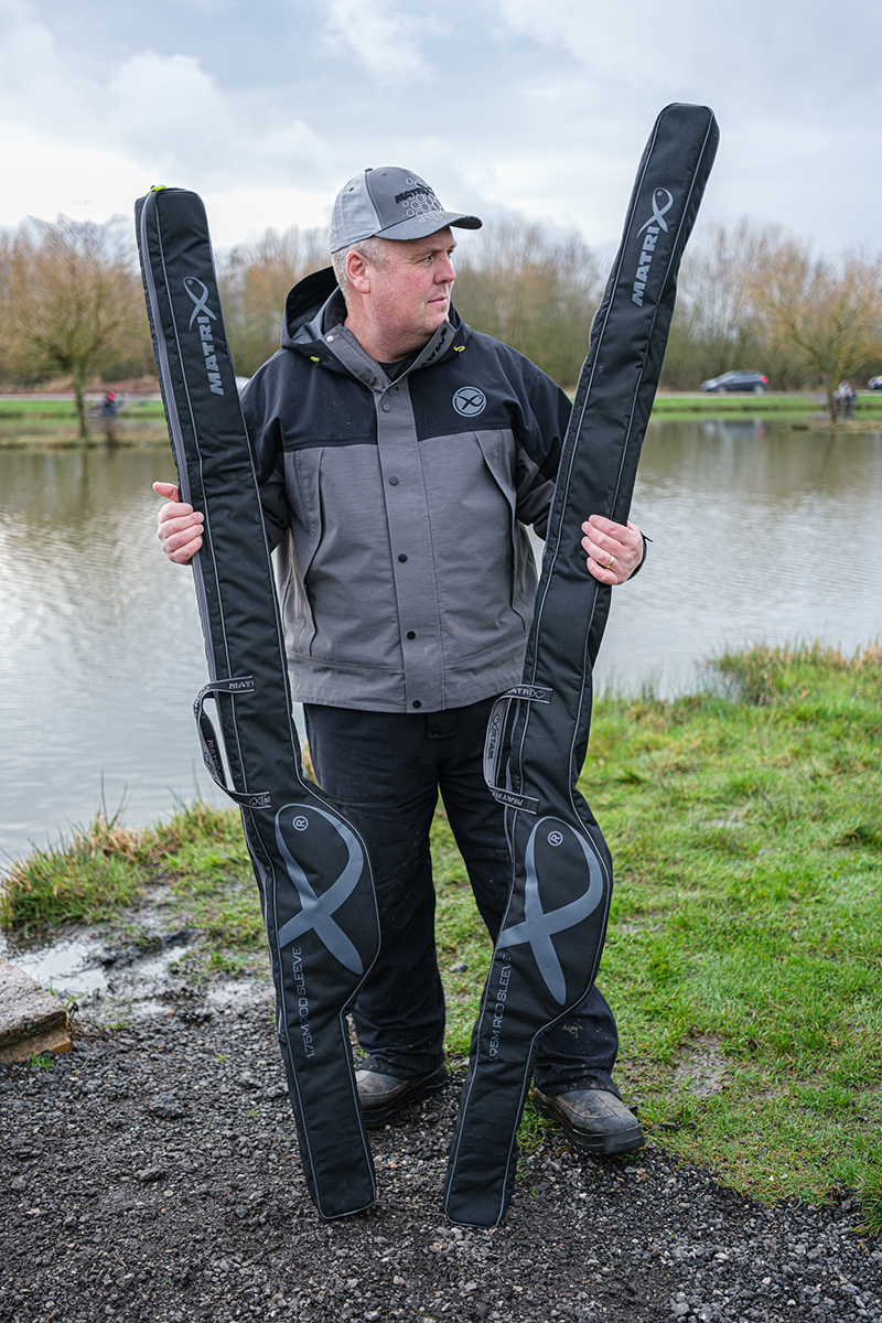 glu186-187_single-rod-sleeves_in-use5jpg