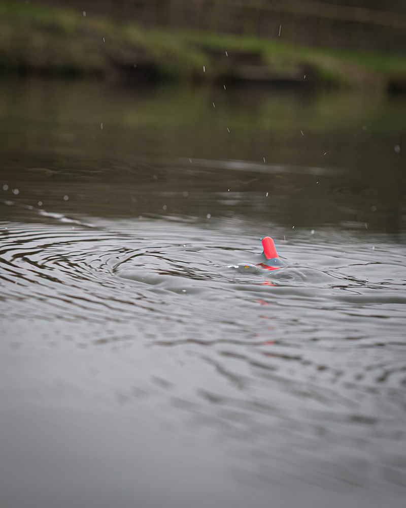 gft108-110_plopper-pole-floats_in-use-8jpg