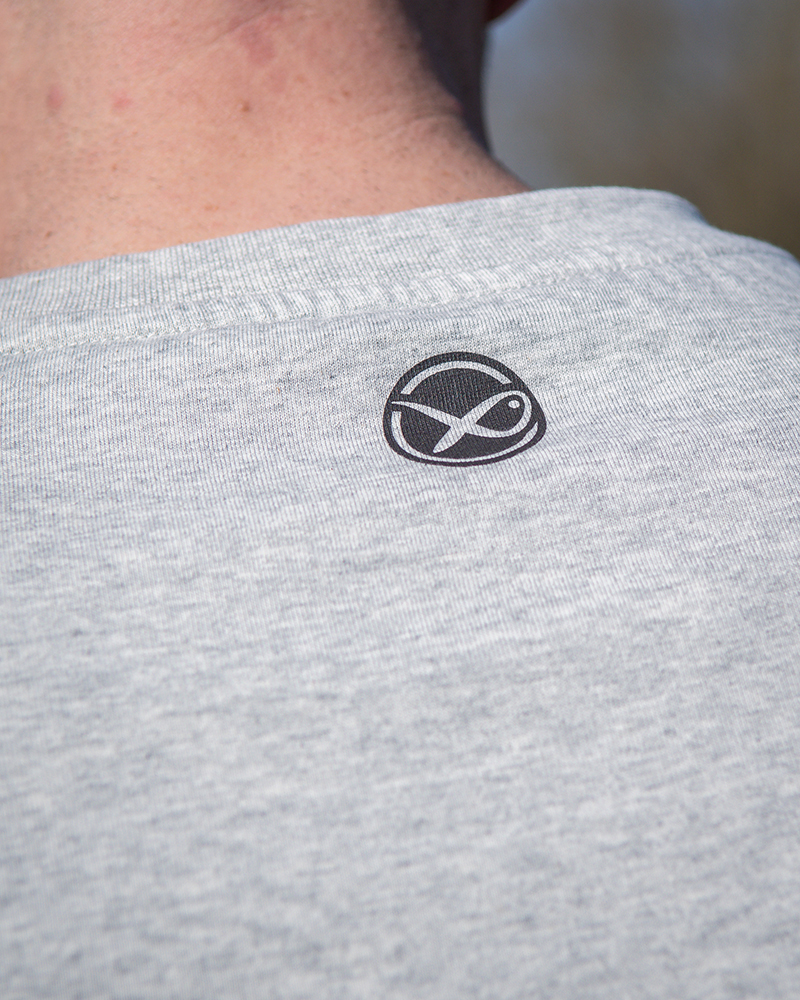 gpr487-492_large-mesh-logo-tshirt-grey_in-use-7jpg